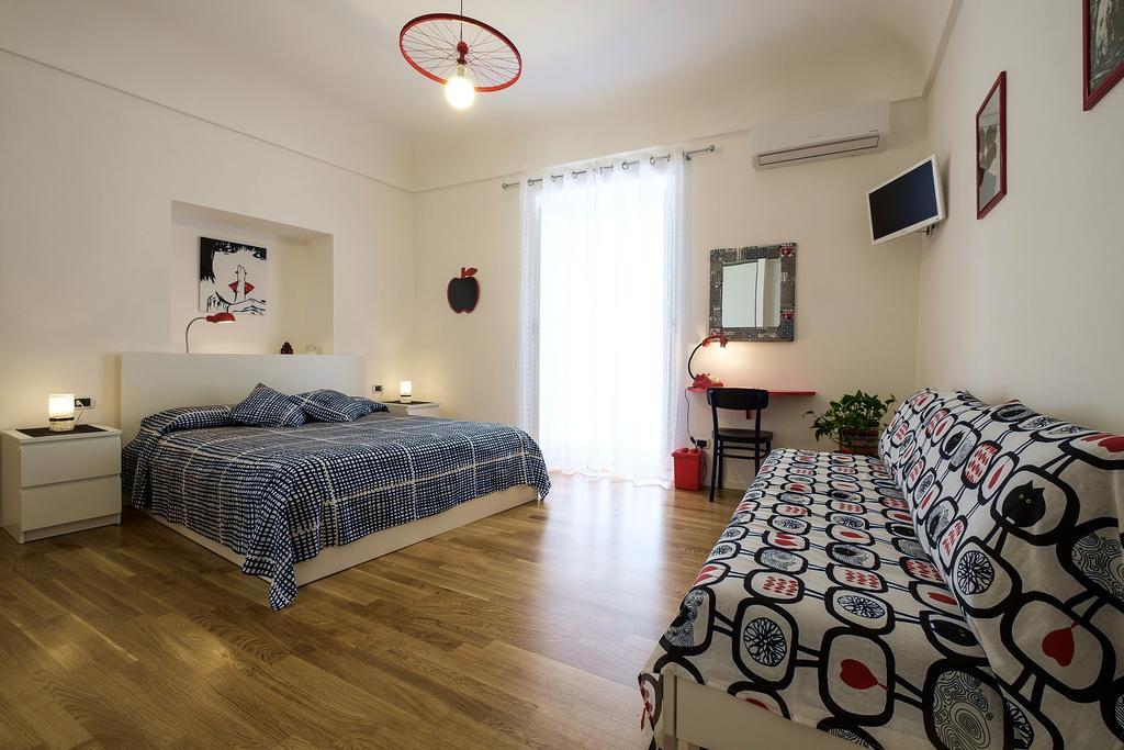 باليرمو Mad Bed & Breakfast الغرفة الصورة